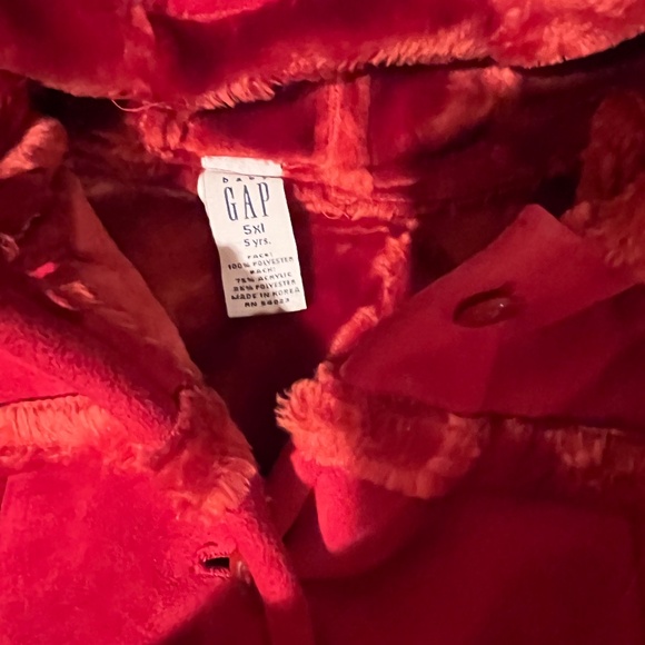 GAP Red Shearling Winter Coat with Hood, made by Gap, size 5XL - Picture 3 of 4
